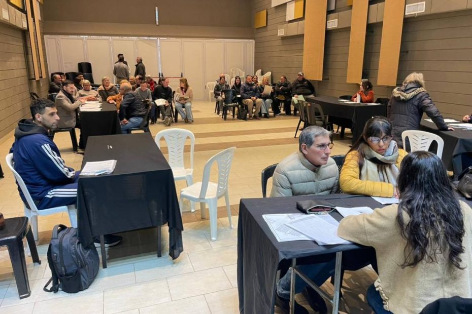 Operativo de escrituracion gratuita en las varillas barrio amec relevamiento municipal