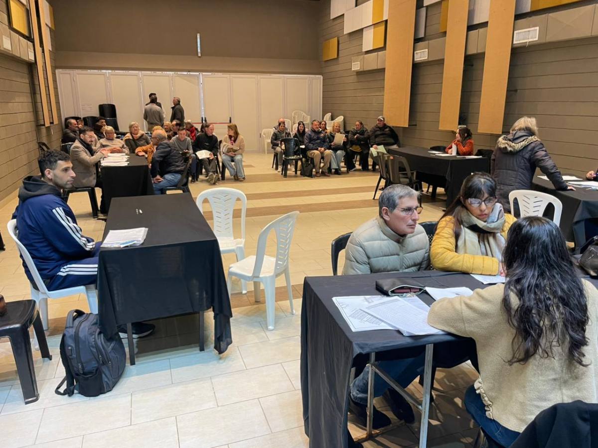 Operativo de escrituracion gratuita en las varillas barrio amec relevamiento municipal