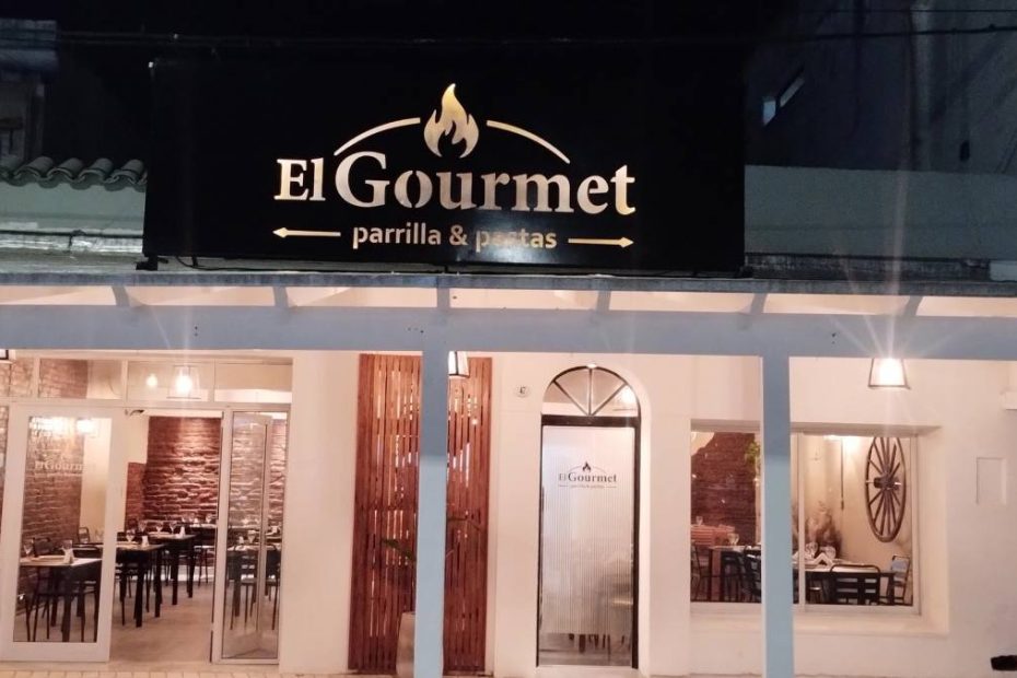 Inauguración Gourmet en Las Varillas parrilla y pastas local Andres y Fabia