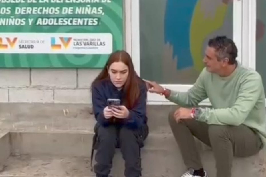 Profesionales de la salud de Las Varillas presentando la campaña de desconexión digital