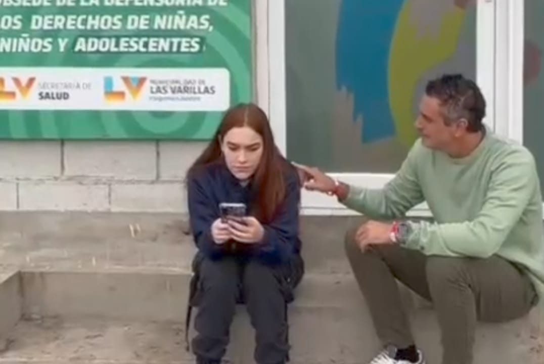 Profesionales de la salud de Las Varillas presentando la campaña de desconexión digital