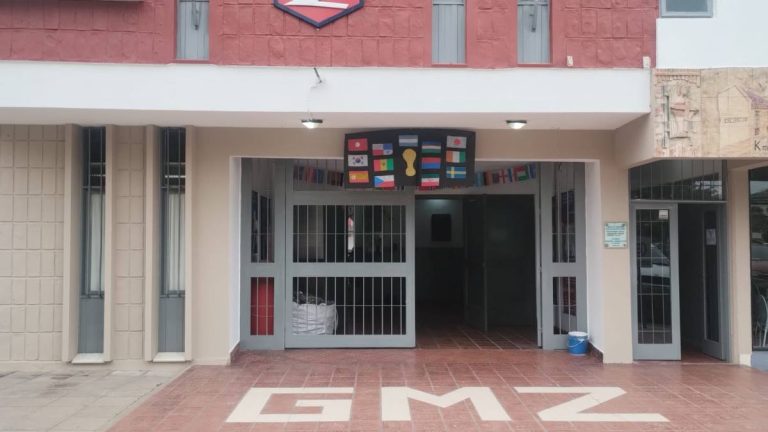 Instituto Gustavo Martínez Zuviría muestra Mundial de los Países alumnos en la muestra