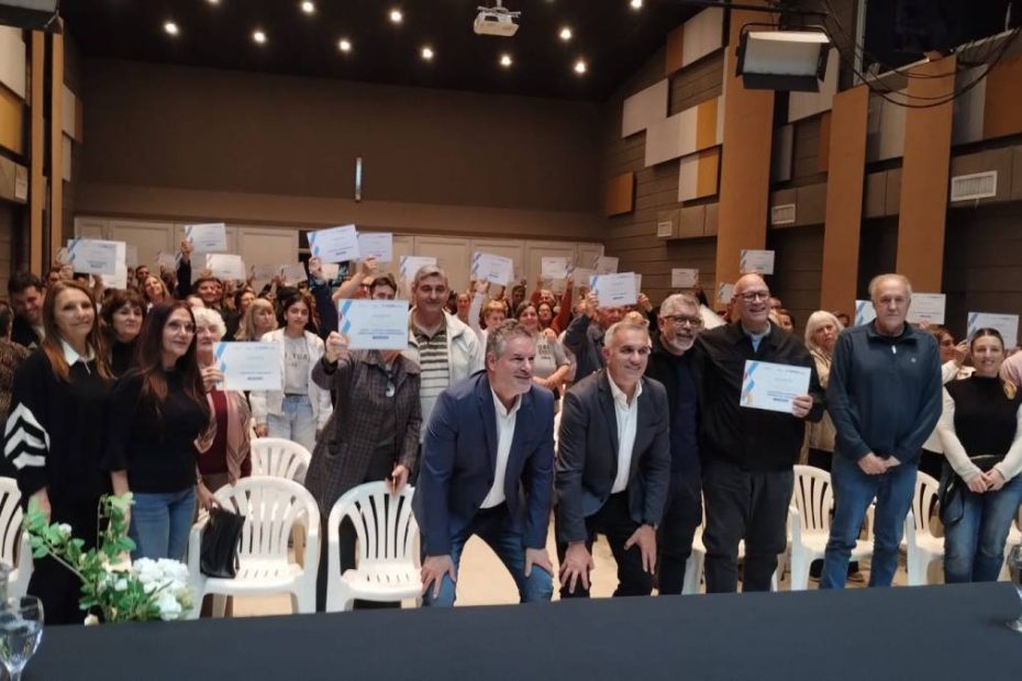 Entrega de subsidios a instituciones Varilenses