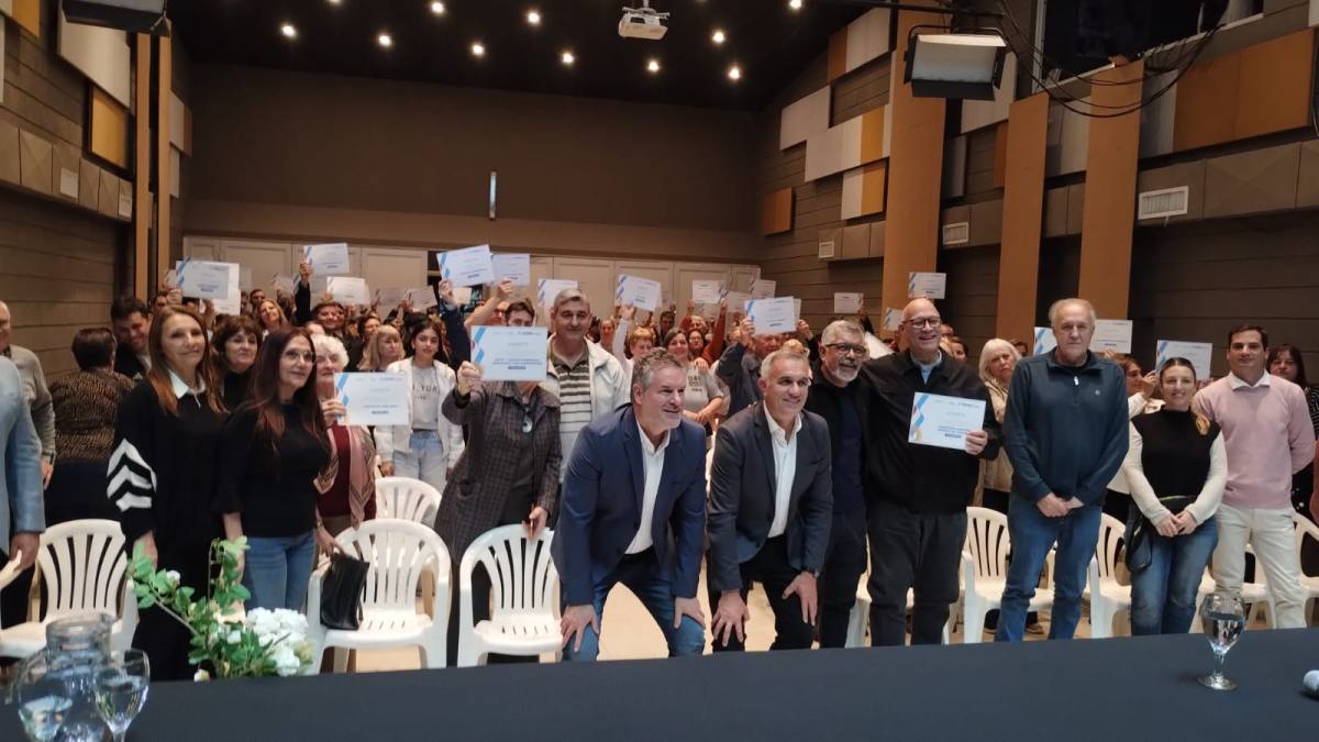 Entrega de subsidios a instituciones Varilenses